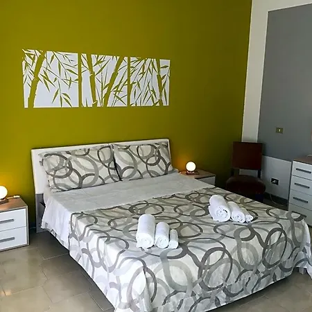 Hollywood 3*